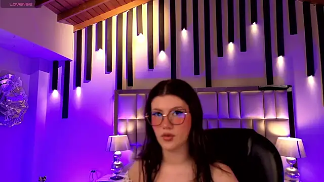 Snapshot of AmberFarrell chatting on 05-17-26, 05:46 AmberFarrell online show from 05-17-26, 05:46