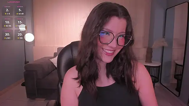Snapshot of AmberFarrell chatting on 04-28-26, 08:13 AmberFarrell online show from 04-28-26, 08:13