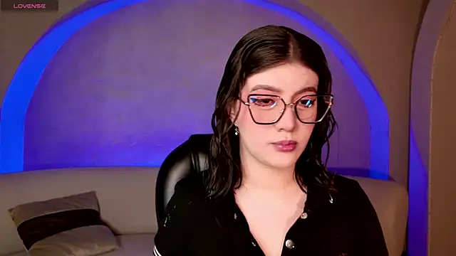 AmberFarrell online show from 12-19-25, 09:06