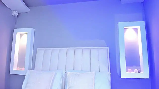 HannaPaola online show from 10-28-25, 10:31