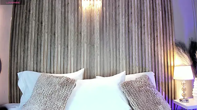 HannaPaola online show from 12-16-25, 10:36