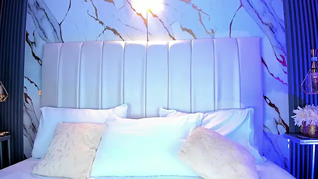 HannaPaola online show from 11-27-25, 11:05