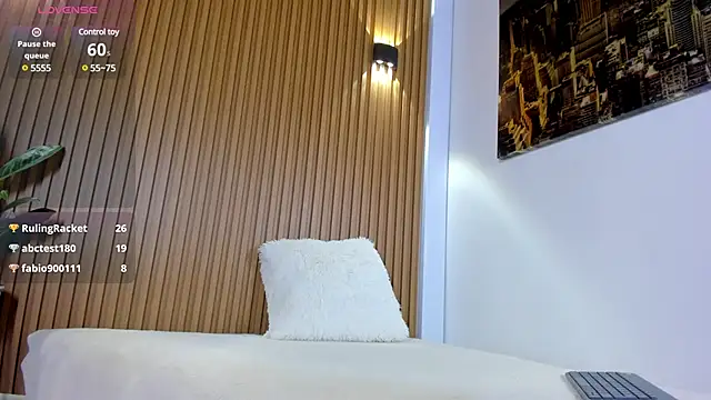 Snapshot of valentina_lux chatting on 03-19-25, 10:42 valentina lux online show from 03-19-25, 10:42