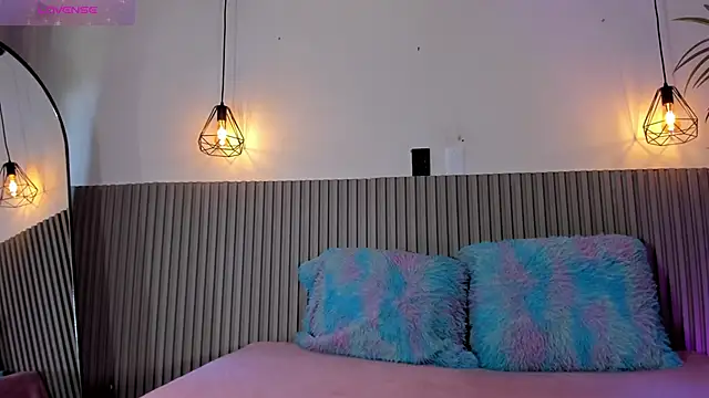 valentina lux online show from 06-19-26, 07:09