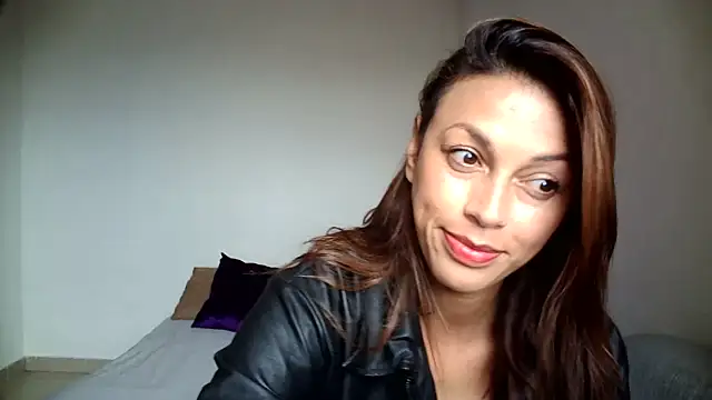 Snapshot of Hanna_Charming chatting on 07-20-26, 10:12 Hanna Charming online show from 07-20-26, 10:12
