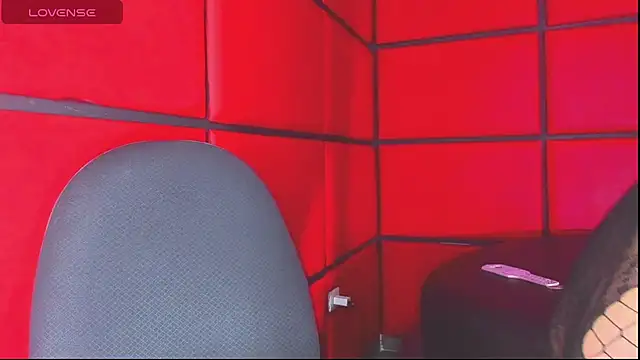 Liah Grey8 online show from 12-19-25, 09:39