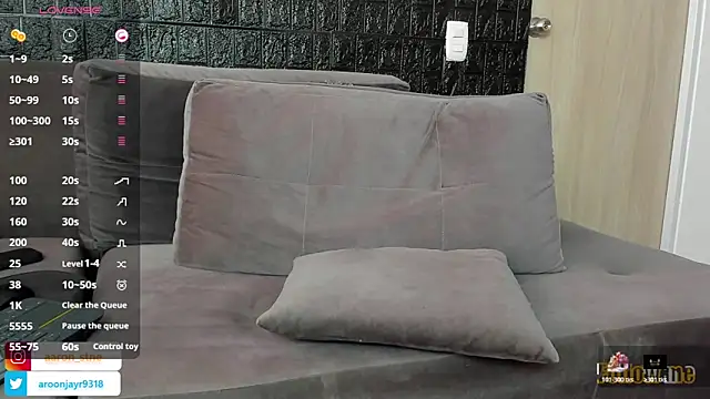 Aaron ST online show from 11-07-25, 05:28