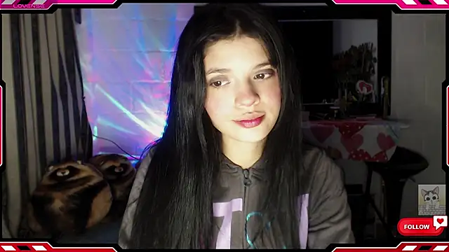 Snapshot of Sarahgin chatting on 10-24-25, 08:52 Sarahgin online show from 10-24-25, 08:52