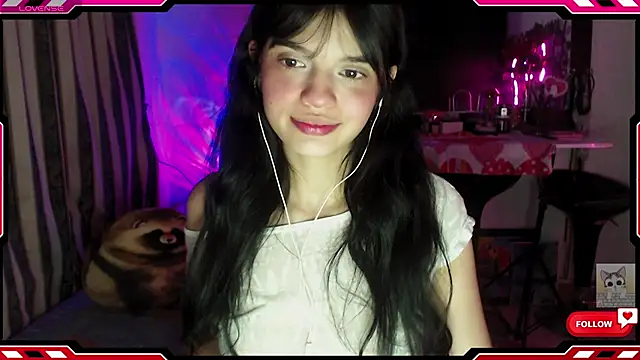 Snapshot of Sarahgin chatting on 11-04-25, 08:07 Sarahgin online show from 11-04-25, 08:07