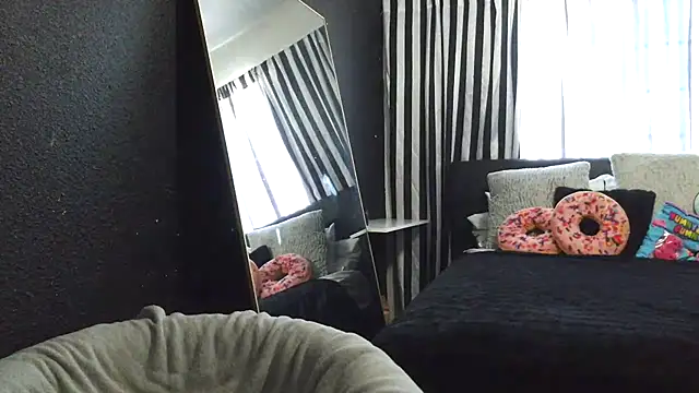rileyraerhoads online show from 10-04-25, 10:11