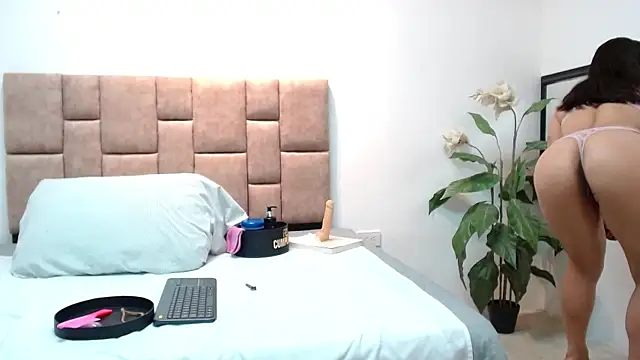 JulieeHabubu online show from 04-10-26, 08:38