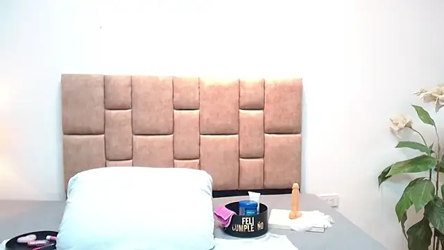 JulieeHabubu online show from 04-15-26, 07:51