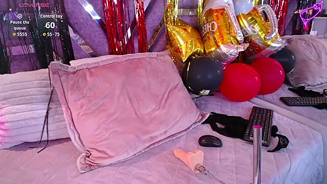 AliceWalker 11 online show from 10-02-25, 08:56