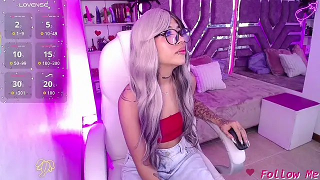 AliceWalker 11 online show from 10-13-25, 08:10