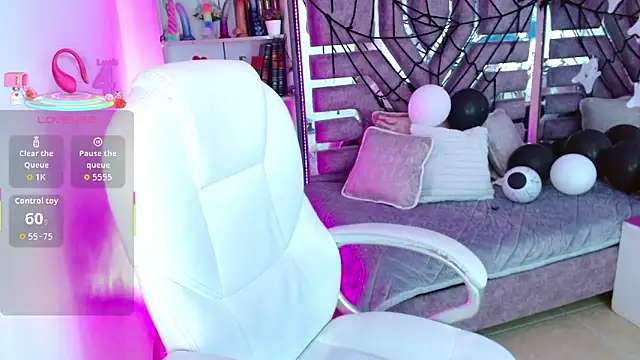 AliceWalker 11 online show from 10-29-25, 08:30