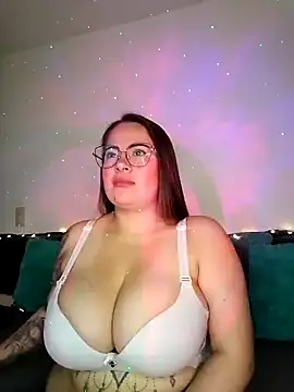 Snapshot of soofy__ chatting on 05-24-26, 04:56 soofy online show from 05-24-26, 04:56