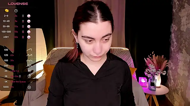 hannacheekss  online show from 03-10-26, 02:04