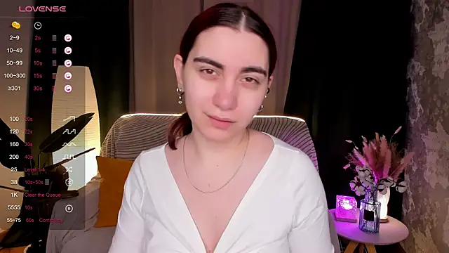 hannacheekss  online show from 02-11-26, 02:22