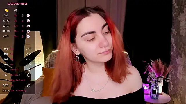 hannacheekss  online show from 02-12-26, 02:11