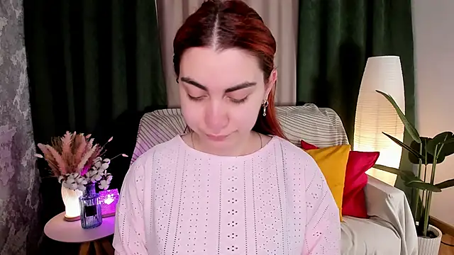 Snapshot of hannacheekss_ chatting on 05-19-26, 02:07 hannacheekss online show from 05-19-26, 02:07