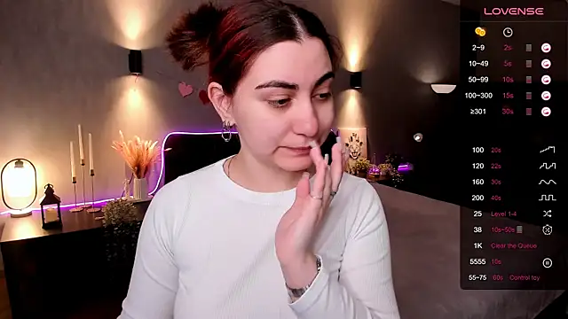 hannacheekss  online show from 04-06-26, 01:56