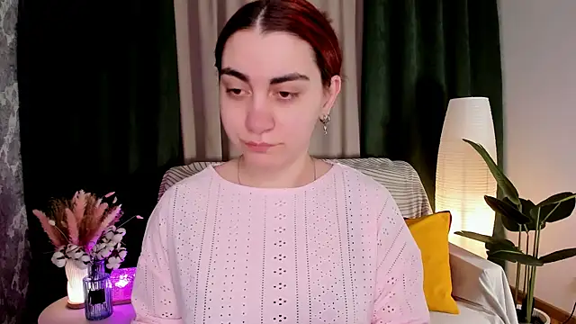 Snapshot of hannacheekss_ chatting on 05-15-26, 02:09 hannacheekss online show from 05-15-26, 02:09