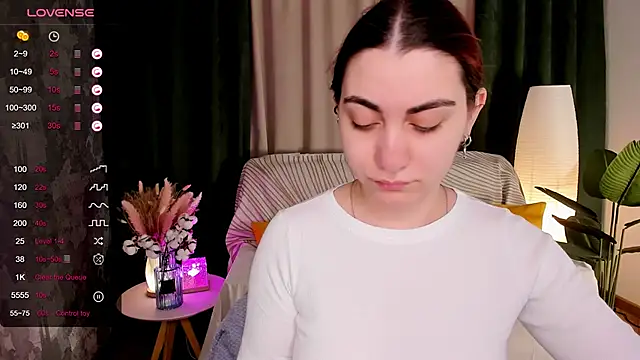 hannacheekss  online show from 04-10-26, 02:07