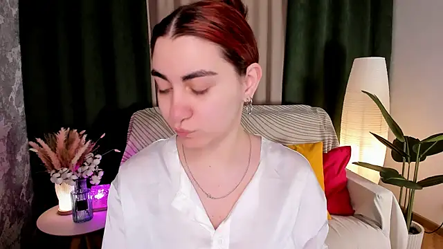 Snapshot of hannacheekss_ chatting on 05-21-26, 02:09 hannacheekss online show from 05-21-26, 02:09