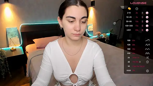 hannacheekss  online show from 02-07-25, 06:56