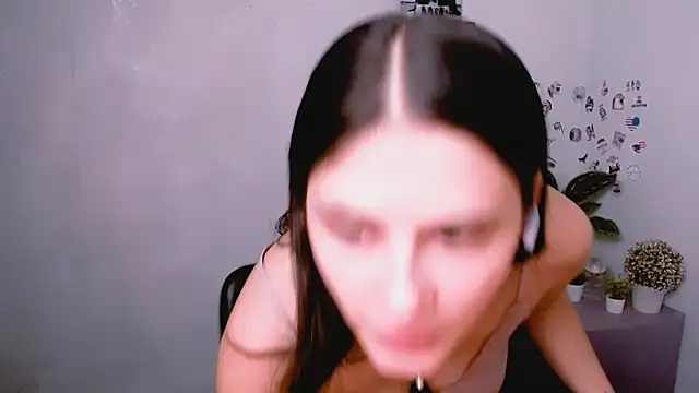 Snapshot of AliceSexyyy_ chatting on 09-17-25, 06:21 AliceSexyyy online show from 09-17-25, 06:21