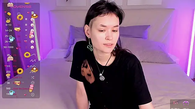 Emily Strikeee online show from 11-20-25, 09:54