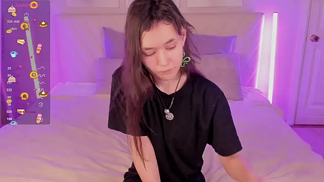 Emily Strikeee online show from 11-28-25, 10:26