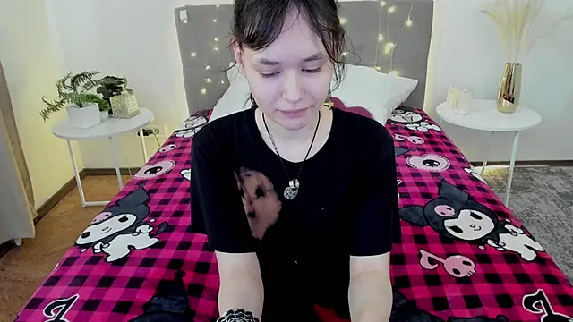 Snapshot of Emily_Strikeee chatting on 05-28-26, 01:57 Emily Strikeee online show from 05-28-26, 01:57