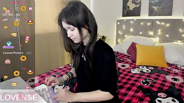 Emily Strikeee online show from 04-05-26, 01:56