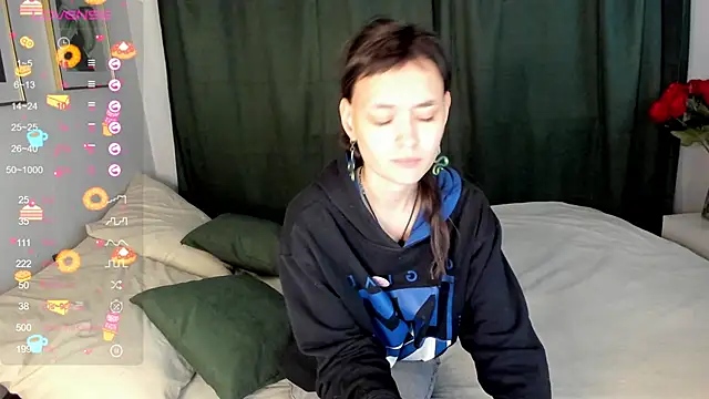 Emily Strikeee online show from 09-28-25, 10:00