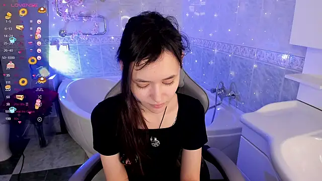 Emily Strikeee online show from 10-09-25, 10:05