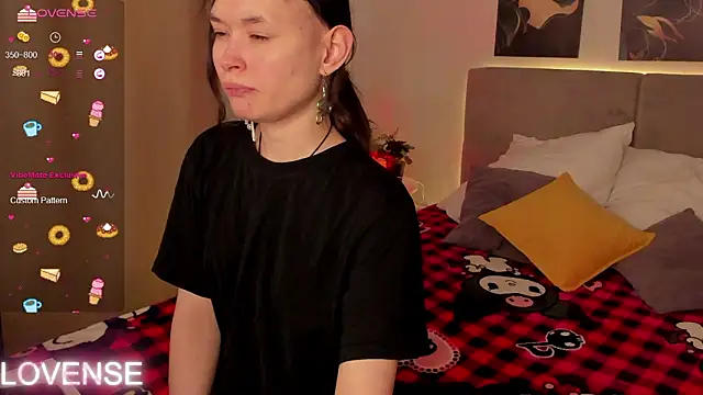 Emily Strikeee online show from 02-13-26, 10:37