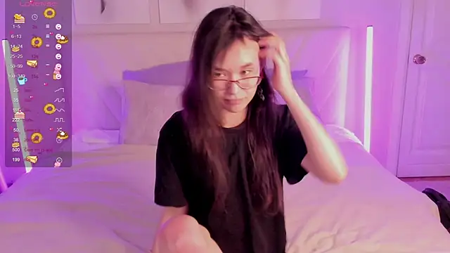 Emily Strikeee online show from 11-30-25, 10:38