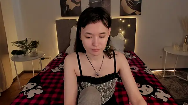 Snapshot of Emily_Strikeee chatting on 04-29-26, 01:54 Emily Strikeee online show from 04-29-26, 01:54