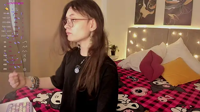 Emily Strikeee online show from 04-01-26, 02:02