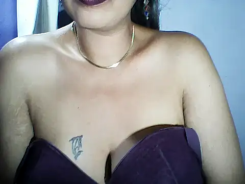 layanah12 online show from 10-31-25, 06:59