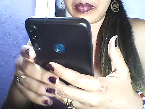 layanah12 online show from 10-16-25, 06:49