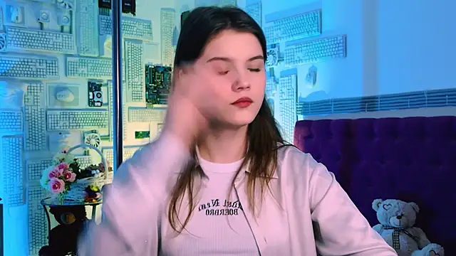 Snapshot of EvaThopson chatting on 03-21-25, 12:17 EvaThopson online show from 03-21-25, 12:17