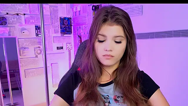 Snapshot of EvaThopson chatting on 09-19-25, 06:17 EvaThopson online show from 09-19-25, 06:17