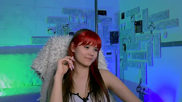 Snapshot of EvaThopson chatting on 05-06-26, 03:38 EvaThopson online show from 05-06-26, 03:38