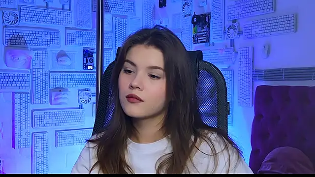 Snapshot of EvaThopson chatting on 01-05-25, 10:10 EvaThopson online show from 01-05-25, 10:10