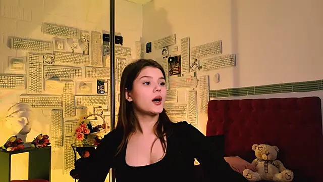 Snapshot of EvaThopson chatting on 03-21-25, 03:24 EvaThopson online show from 03-21-25, 03:24