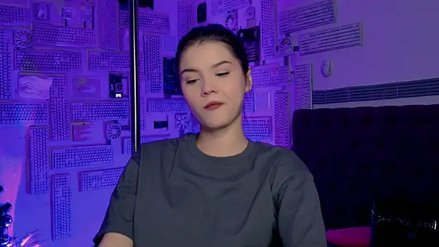 Snapshot of EvaThopson chatting on 02-01-25, 12:04 EvaThopson online show from 02-01-25, 12:04