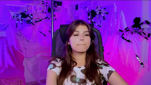 EvaThopson online show from 10-29-25, 12:04