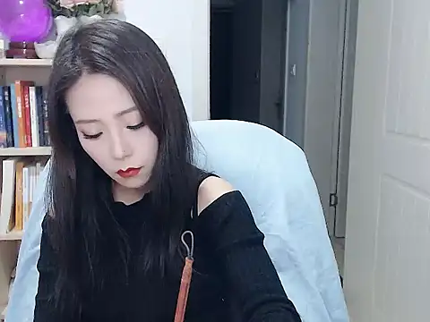 Snapshot of SuSushi728 chatting on 01-13-26, 03:27 SuSushi728 online show from 01-13-26, 03:27